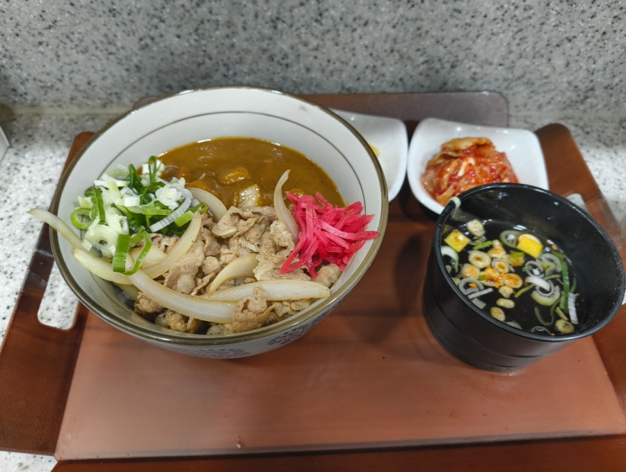생각할 겨를이 없는 편이 좋다